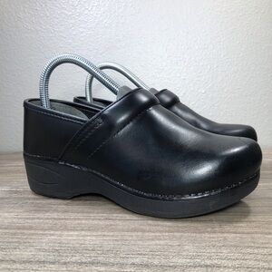 Dansko XP 2.0 Leather Clog Wide Size 7